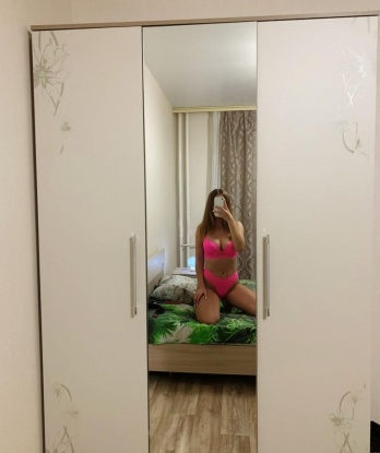 Я живу в Москве 🏙️, и моя страсть к экспериментам и новым ощущениям не знает границ. У меня есть широкий спектр услуг, которые точно удовлетворят все твои желания и фантазии. ⚡️ Я могу быть нежной кошечкой или страстной львицей, все зависит от тебя. С моим опытом и нежными прикосновениями ты ощутишь настоящий рай на земле. Мои отзывы говорят сами за себя, и я гарантирую конфиденциальность и полное удовлетворение каждого моего клиента. 🌟 Предоставляю эскорт-услуги, провожу время на встречах в уютных апартаментах и готова к эксклюзивным встречам. В моем портфолио фото, которые не оставят тебя равнодушным. 💋 Не упускай возможность испытать настоящий драйв и страсть со мной – ты не пожалеешь! Уже жду нашу встречу, чтобы втянуть тебя в водоворот наслаждения и релакса. 🌹 Маргарита